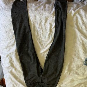 Subtle stripped leggings